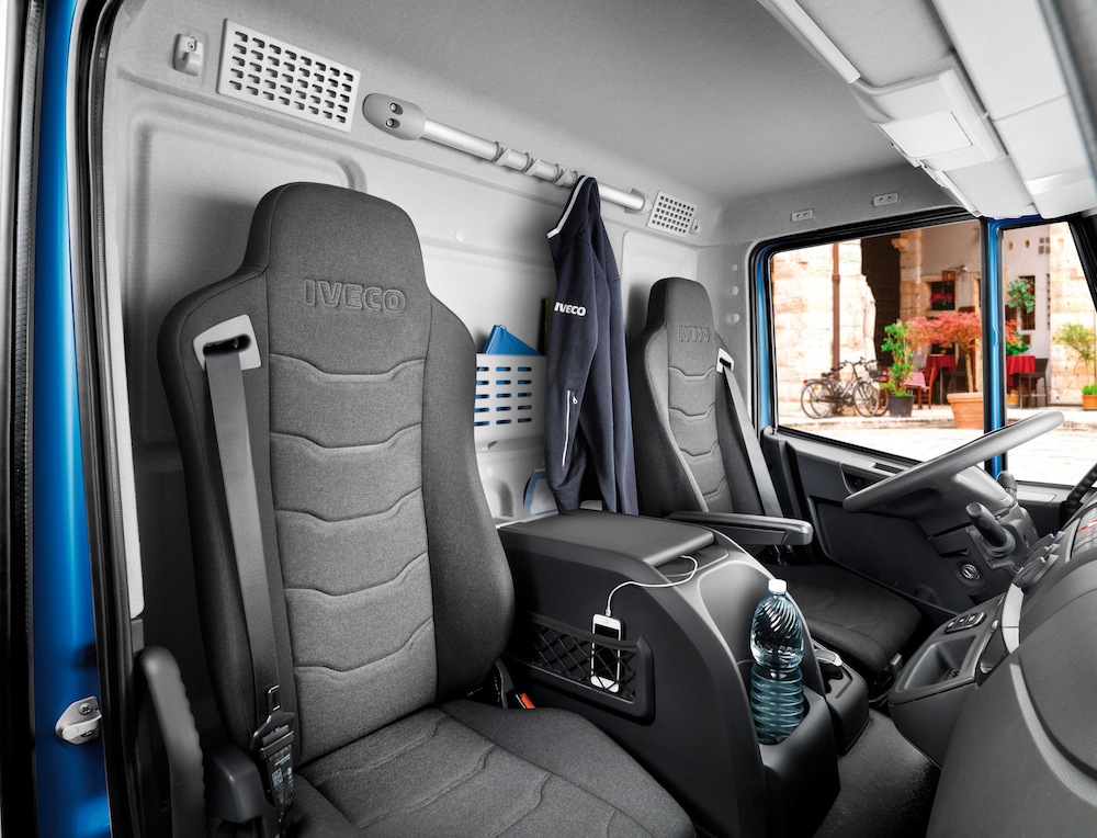 Iveco-Eurocargo-interieur-01