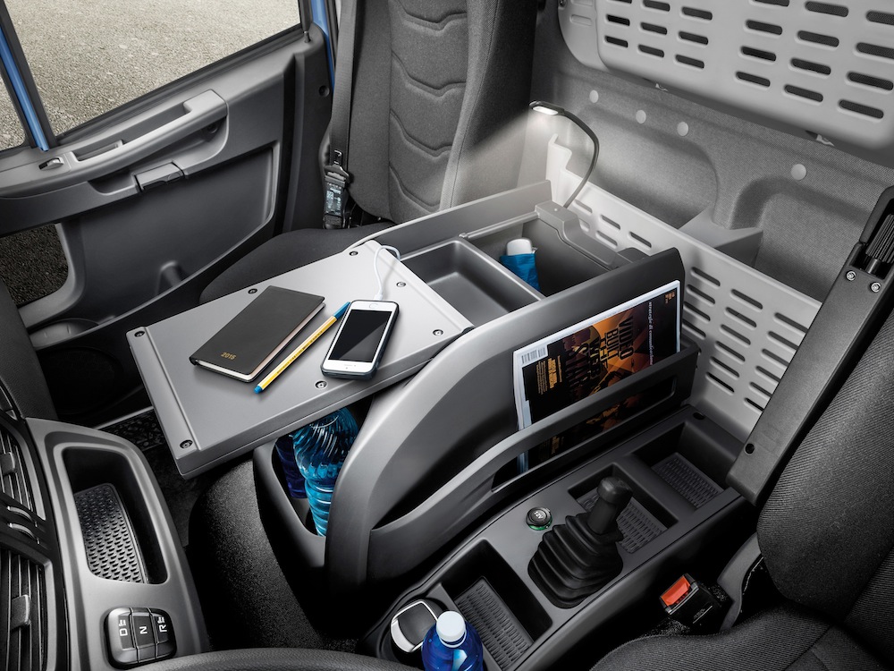 Iveco-Eurocargo-interieur-02