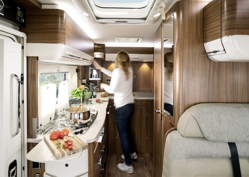 camping-car-haut-de-gamme-HYMER-B-444-Dynamic-Line-04