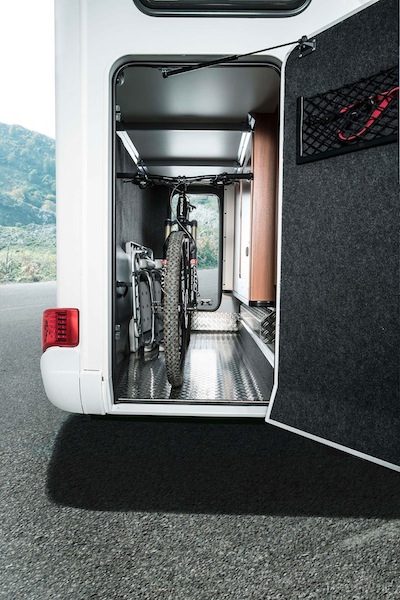 camping-car-haut-de-gamme-HYMER-B-444-Dynamic-Line-Garage