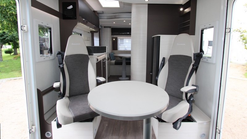 Chausson 611 Welcome Travel-Line 00