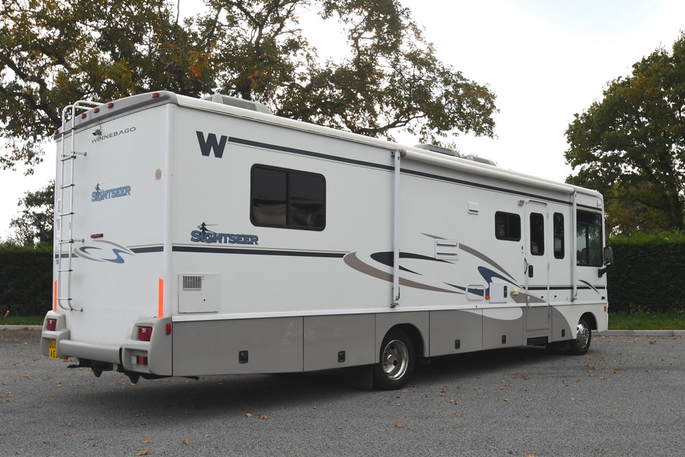 Winnebago_Sightseer_33L-03