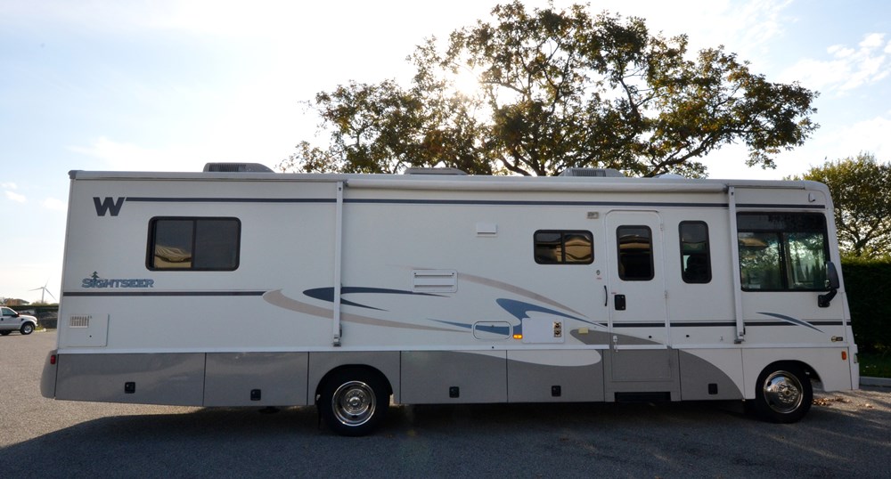 Winnebago_Sightseer_33L-15