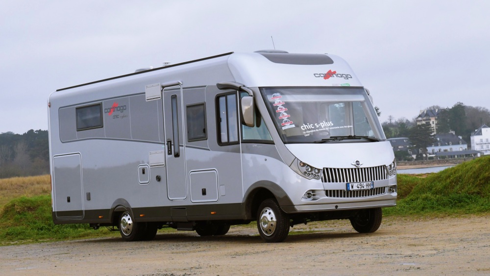 Carthago chic splus I 52, spacieux et raffiné Campingcarlesite
