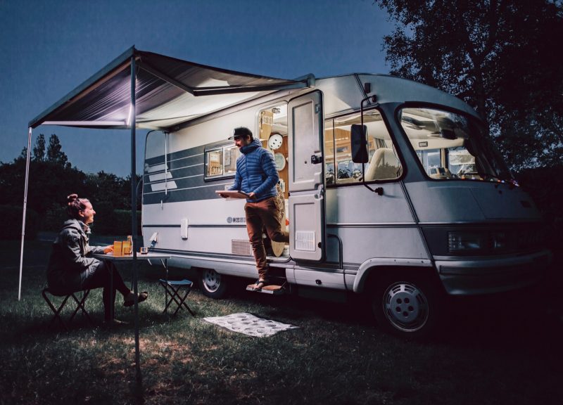 Travailleurs nomades vivre à plein temps dans un campingcar Campingcarlesite Travailleurs nomades vivre à plein temps dans un campingcar Campingcarlesite
