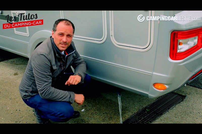 Les Tutos du camping-car - La vidange des eaux usées | Campingcarlesite