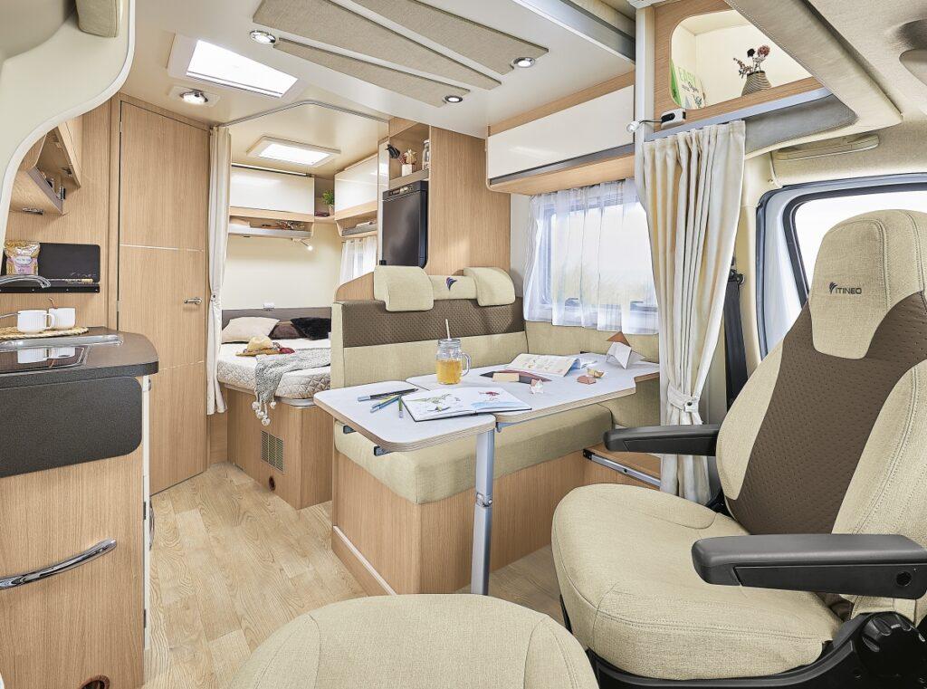 Camping-car moins de 6,00 m : le lit à la française, l'esprit loft