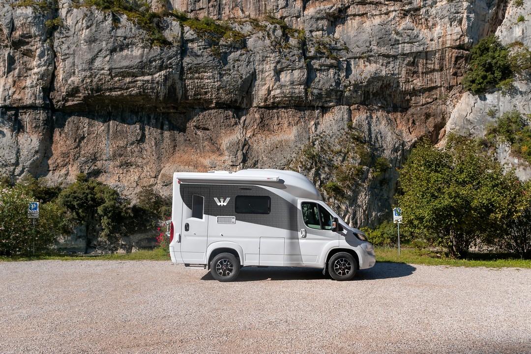 Camping-car de moins de 6,00 m : le lit de pavillon pour un max d'espace à  vivre (3/3)