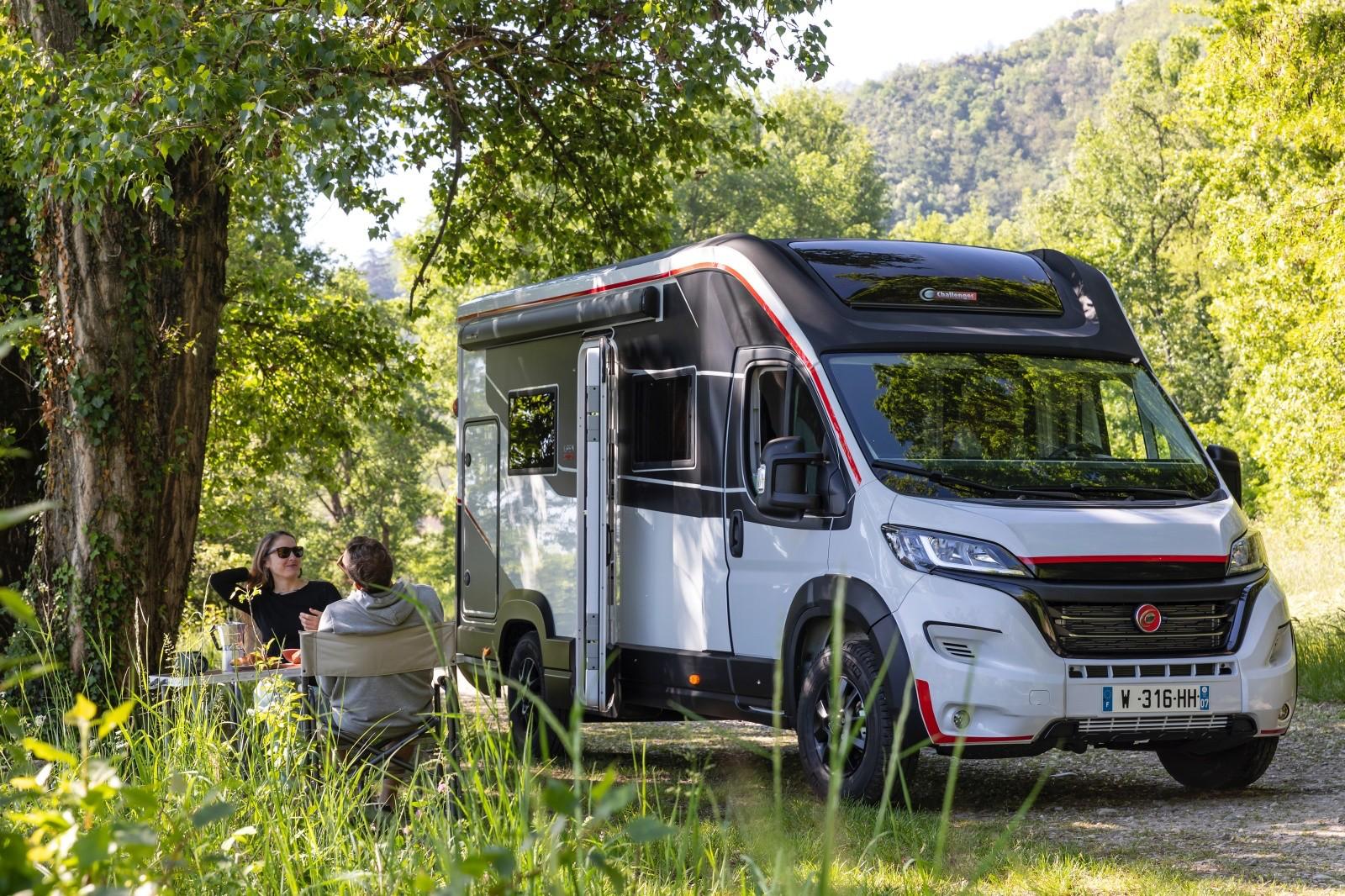 Camping car interieur plan, aménagement - Challenger