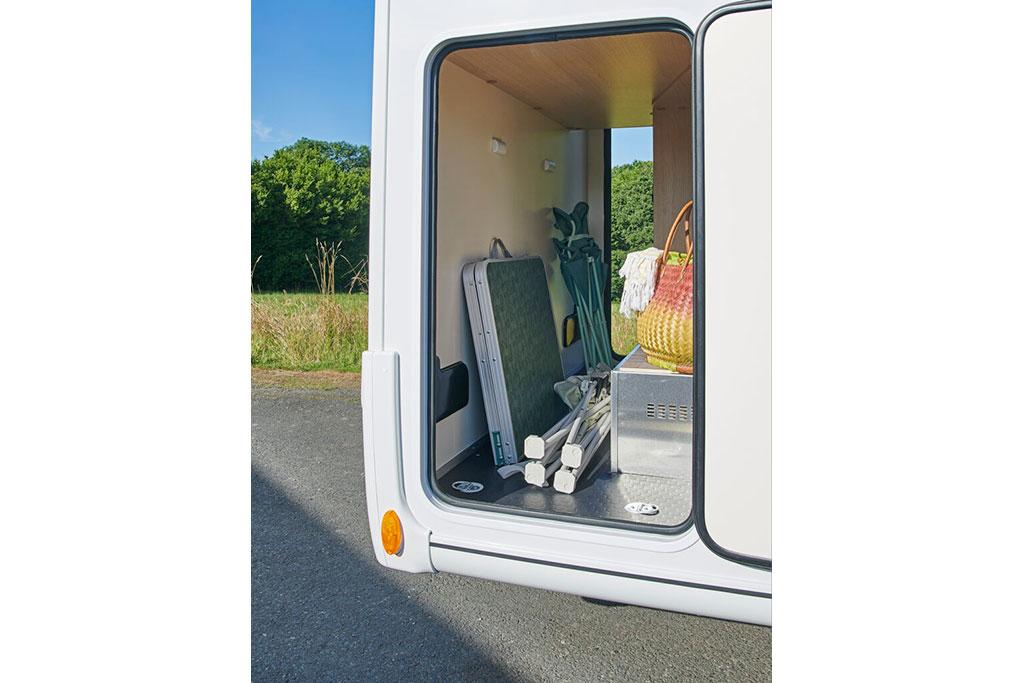 Autostar Performance P660. Dotée de deux portillons, la soute est également accessible depuis l'intérieur de la cellule.