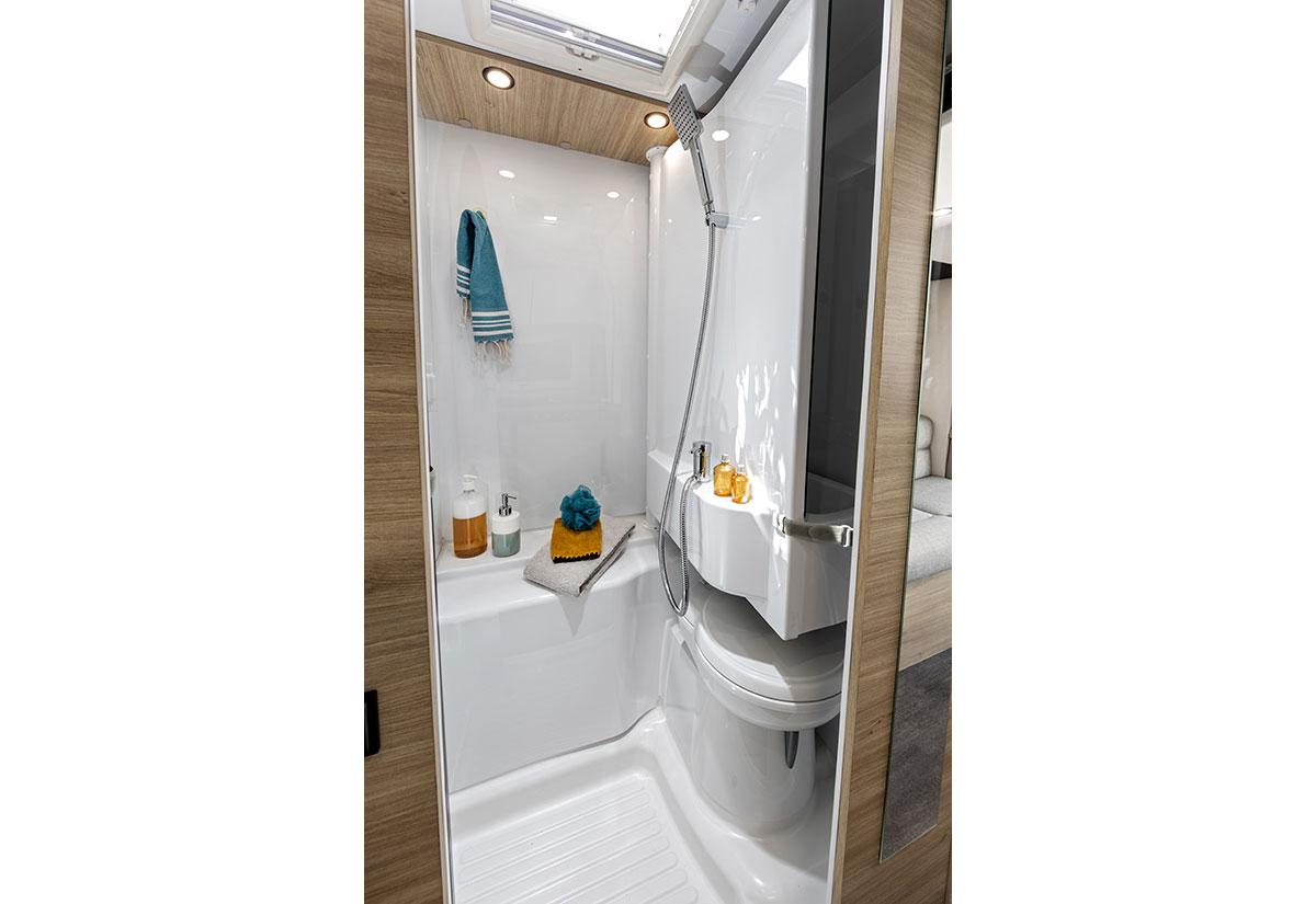 Chausson S614. Salle de bain vario version douche.