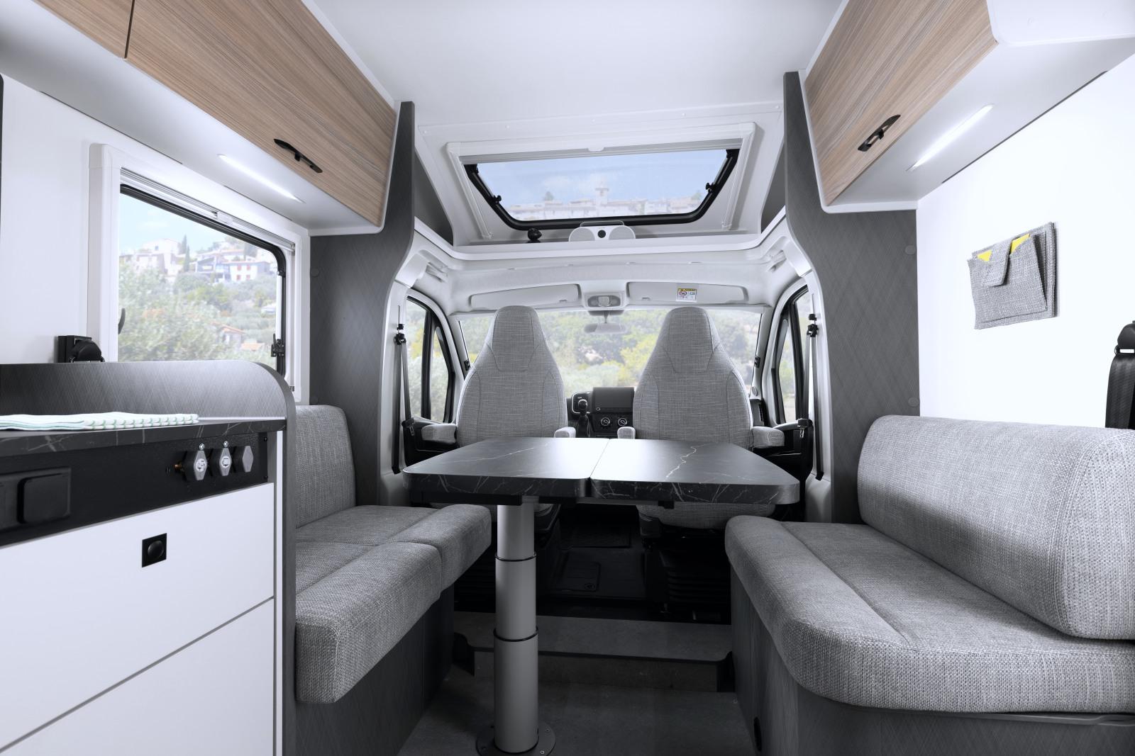 Le salon de l'Etrusco T 7.4 SBC (7,40 m)