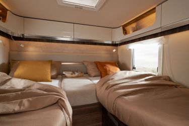 Ecovip H 3109. Éclairage indirect avec variateur pour moduler l'ambiance, matelas en latex naturel ultra-confort, nouveau mobilier design ; la chambre est un véritable cocon propice à la détente et au repos.