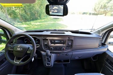 Les cabines des profilés Graphite sur Ford sont équipées de série de la boite auto et de la caméra de recul avec écran rétroviseur