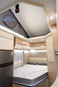 Surprenante expérience d'un lit superposé au dessus d'un lit à la française (Florium Baxter 64 LDF Black Pearl).