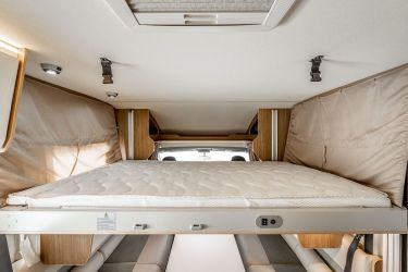 Les Seal 2020 embarquent un nouveau lit de pavillon qui garantit plus de sécurité. Un système de verrouillage assure sa bonne mise en place en position basse et en position haute.