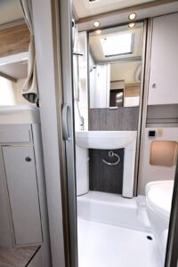 hymer exsis-i salle d'eau pivotante