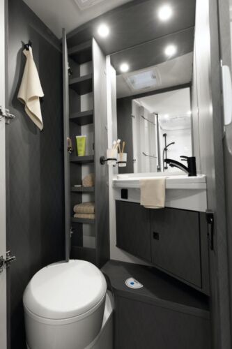 La salle de bain de l'Etrusco T 7.4 SB