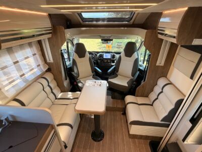 CI Magis 66XT Air Edition - Le salon est équipé d'une sellerie en similicuir exclusive à cette série spéciale.
