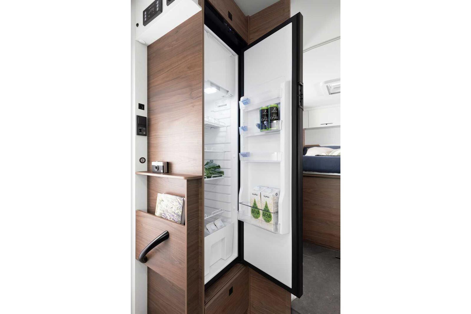 Corigon Pure T 75 LQ. Le frigo (à compression) présente un volume de 135 l. Il dispose d'un compartiment freezer de 15 l.