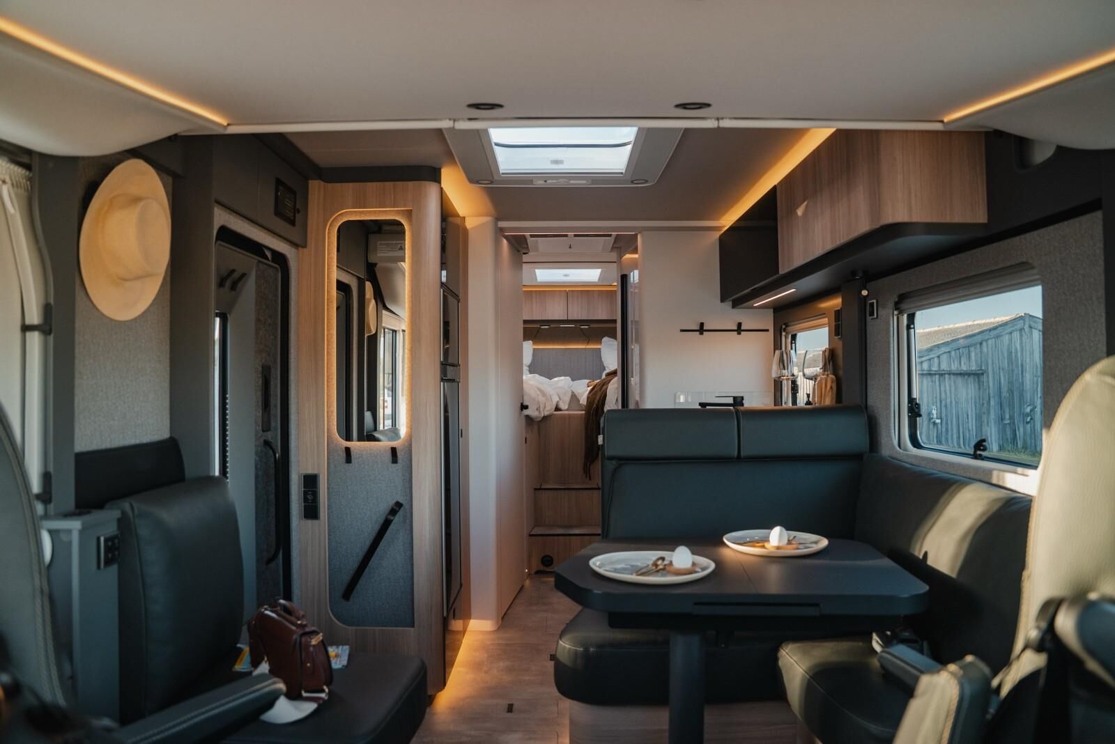 HYMER B-ML I780 - A bord, l'éclairage est entièrement dimmable.