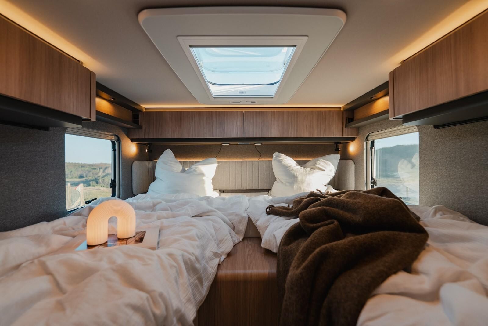 HYMER B-ML I780 - Les lits associent matelas multi-zones et sommiers à assiettes.